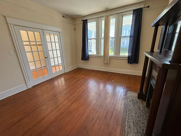 1729 Porter St — Photo 9