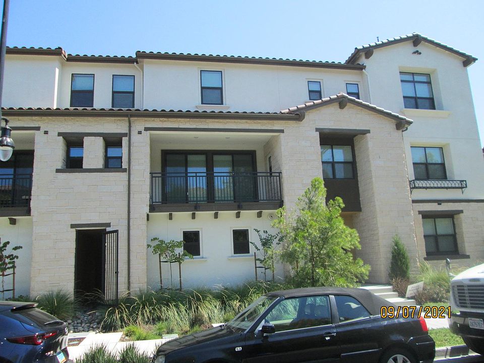 1st image of 707 Santa Cecilia