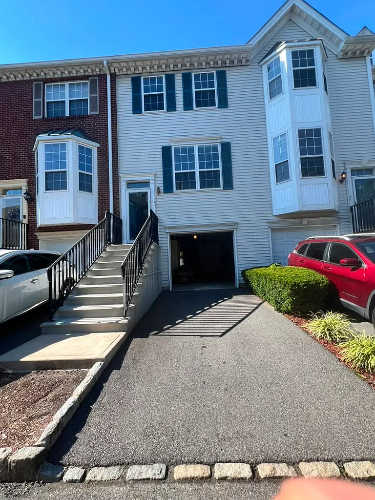 2 bed, 1676 sqft, $3,500 — Photo 1