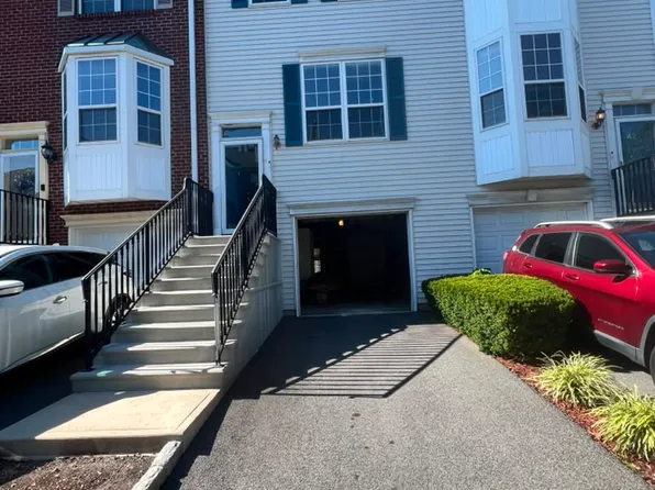 43 Birch St, Jersey City, NJ 07305