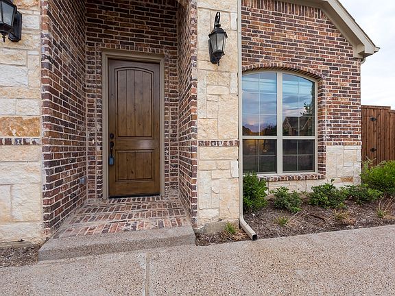 3rd image of 1801 Las Luna Ln