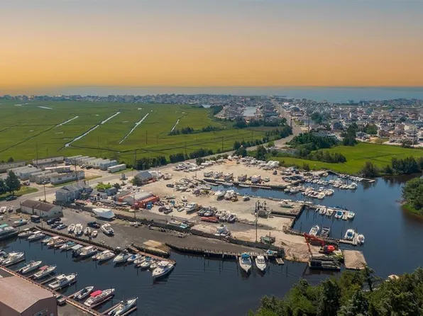 470 S Green St, Tuckerton, NJ 08087