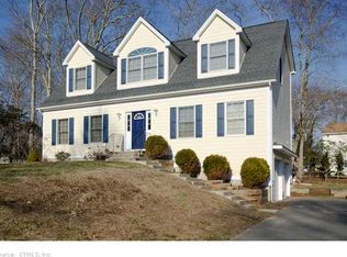 17 S Beechwood Rd, Niantic, CT 06357