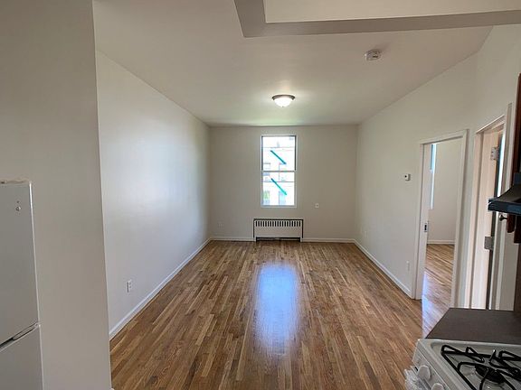4th image of 2828 W 19th St APT 2R