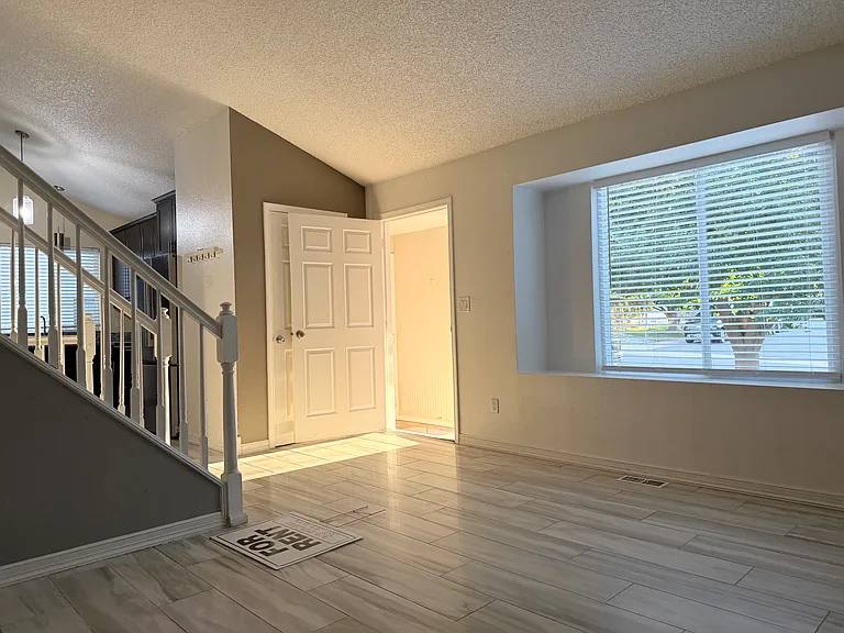 1486 S Biscay Ct — Photo 4