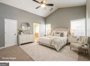 1001 Autumn Glen Ct, Dacula, GA 30019