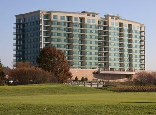 6420 Double Eagle Dr UNIT 910, Woodridge, IL 60517