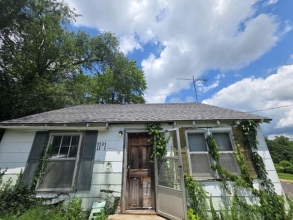 3rd image of 1101 N Oakland Avenue