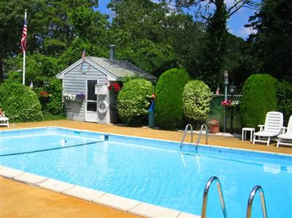 (undisclosed Address), Dennis Pt, MA 02639