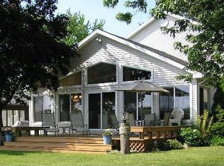 12686 Park Dr, Wayland, MI 49348