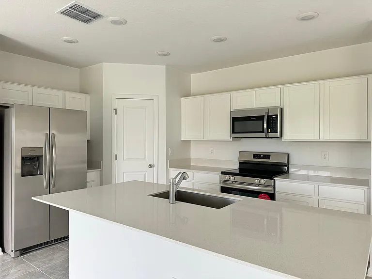 553 Reggie Rd — Photo 16