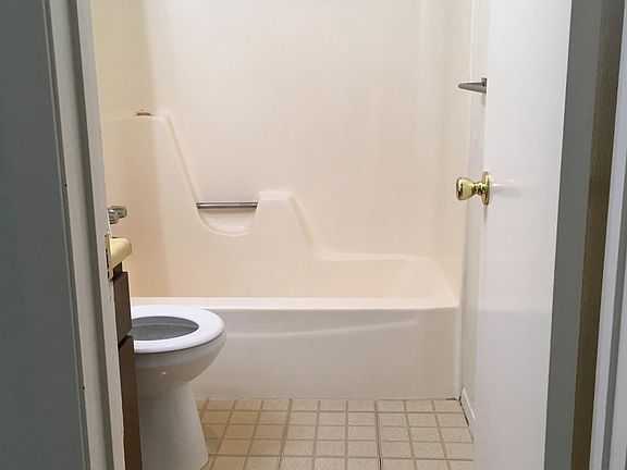 3rd image of 2906 Dillionhill Dr