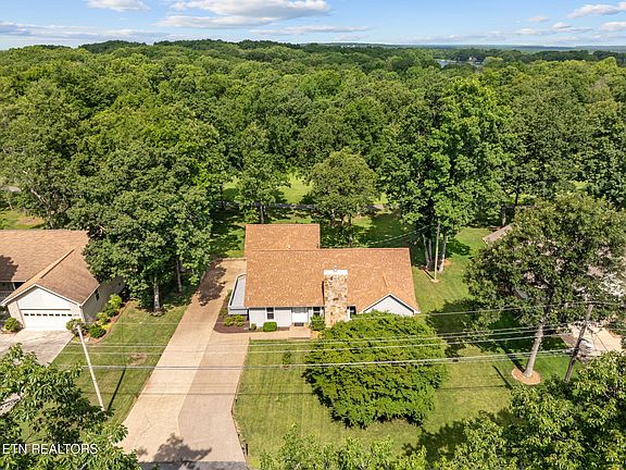 2nd image of 109 Fairway Dr