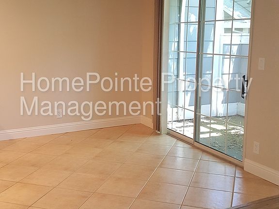 3rd image of 158 Pierpoint Cir