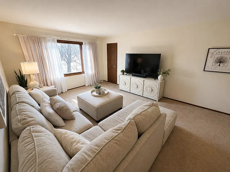 211 Nautilus Dr #7 — Photo 3