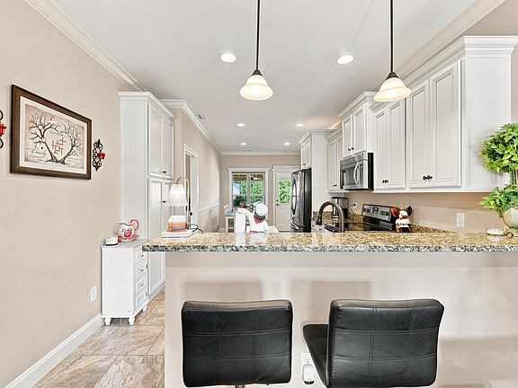 4th image of 145 Belle Chase Way Ne