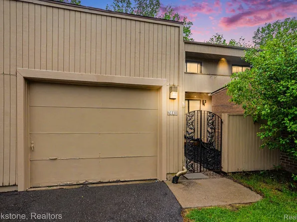 7440 Azalea Ct, West Bloomfield, MI 48322