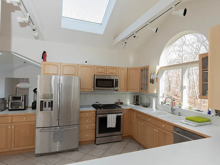 11 Sunburst Ln — Photo 8