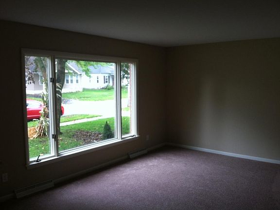 2nd image of 1011 Wood St