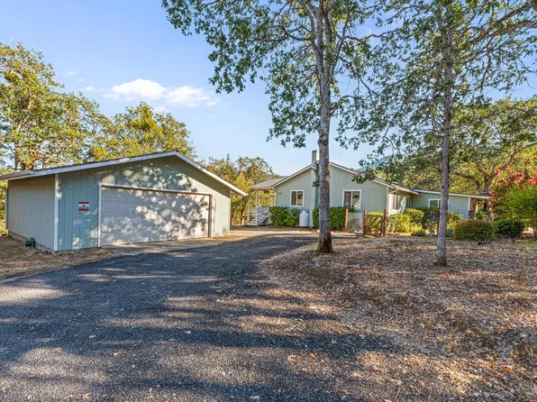455 Crystal Dr, Grants Pass, OR 97527