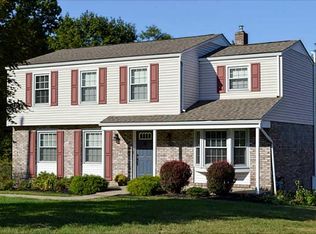 128 Dover Dr, Coraopolis, PA
