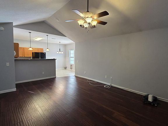 4th image of 5216 Sinclair Dr
