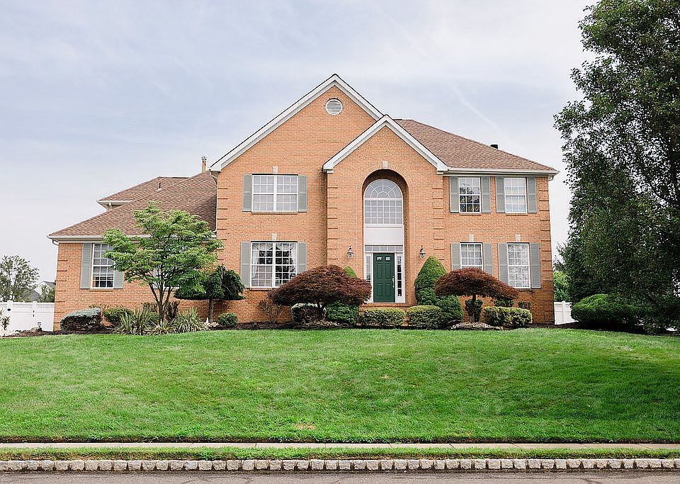 open house Sunday 8/15 12-4