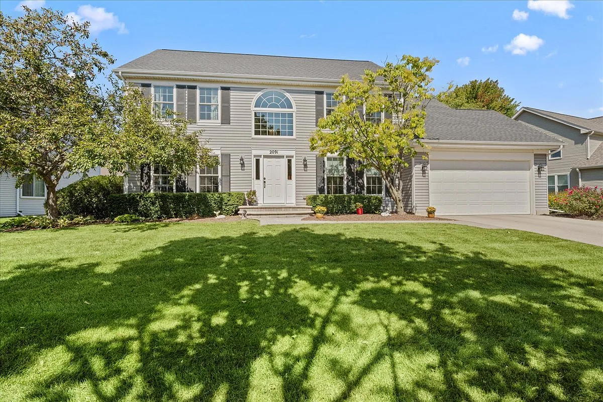 2091 School House Ln photo 1