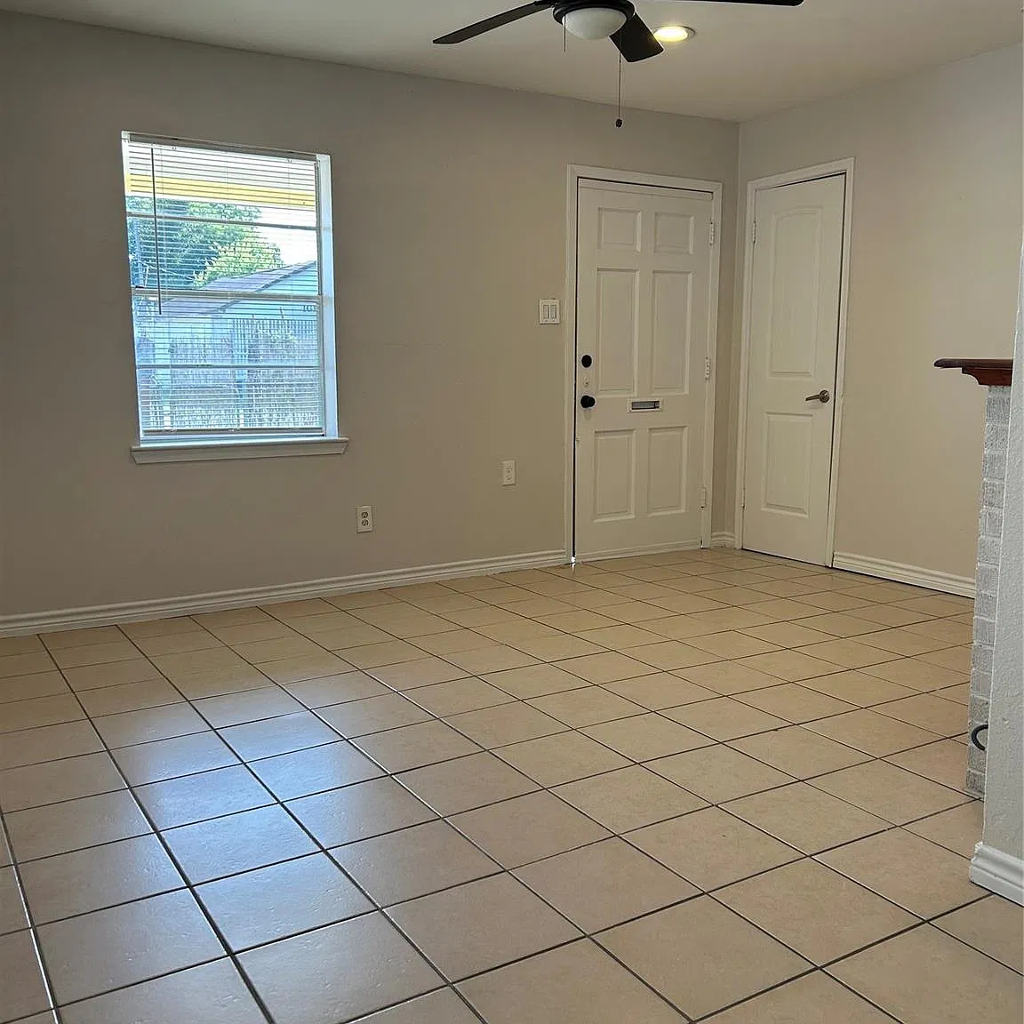 3 bed, 1.0 bath, 1155 sqft, $1,400 — Photo 4