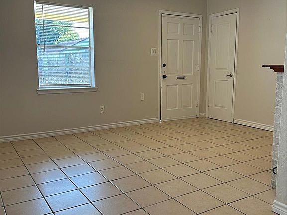 4th image of 708 Zoe St