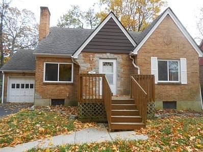 1st image of 2838 Moraine Ave
