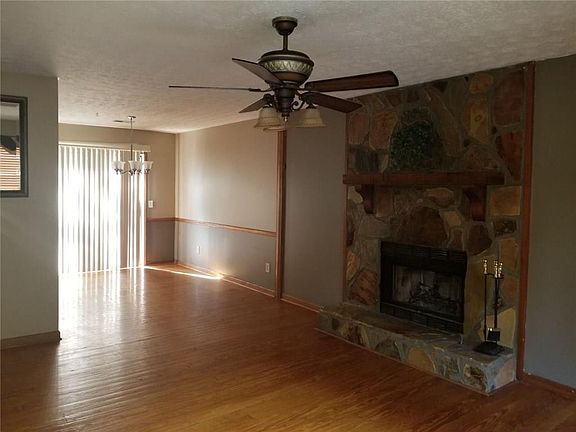 4th image of 720 Mountain Village Dr