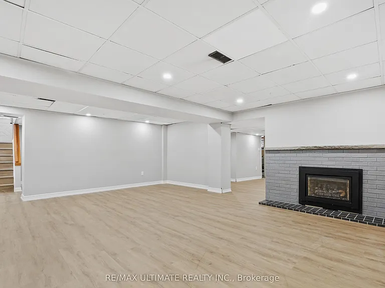 121 Elvaston Dr — Photo 21