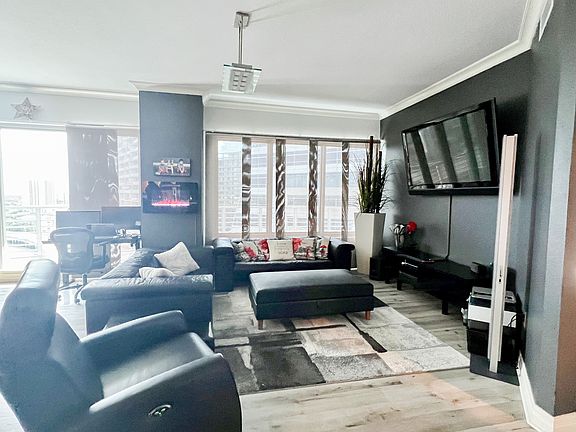5th image of 449 S 12th St Unit 1504