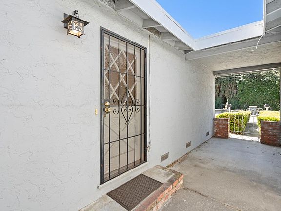 3rd image of 211-215 Roble Ave