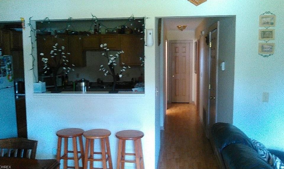 2nd image of 710-14 McRoberts Dr
