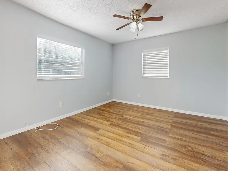 2151 Alicia Dr #C — Photo 4