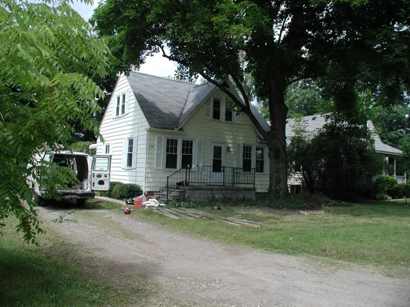 3194 Eastwood Dr, Rochester Hills, MI 48309