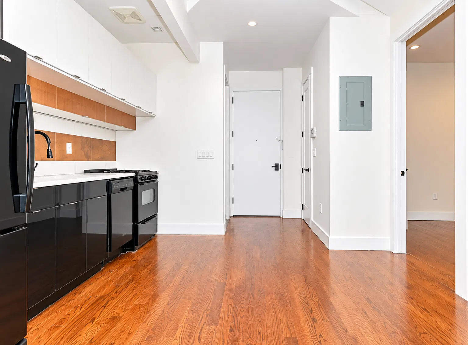 185 Freeman Street — Photo 4