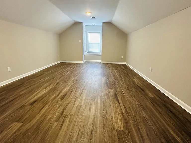 252 N Hollywood St — Photo 14