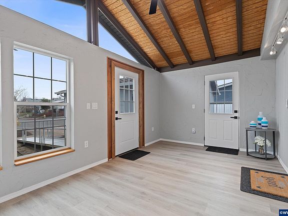 3rd image of 1475 Abbey Ln