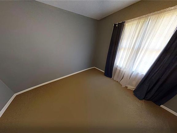 5th image of 1145 Spring Creek Cir