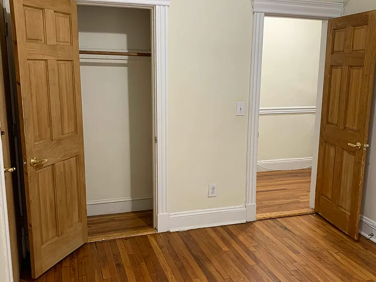 360 Riverway St #6 — Photo 3