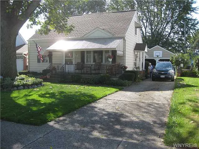 263 Danbury Dr photo 1