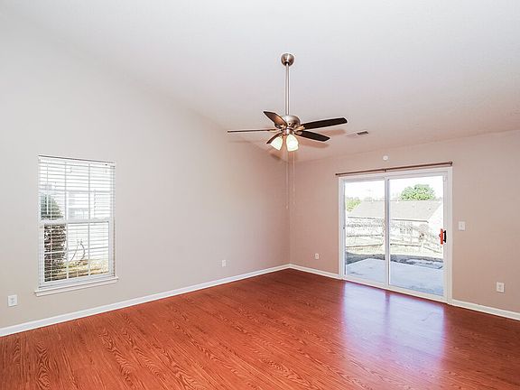 5th image of 1528 Moss Creek Dr