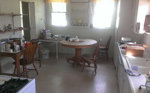 3rd image of 2400 Las Palmas Dr