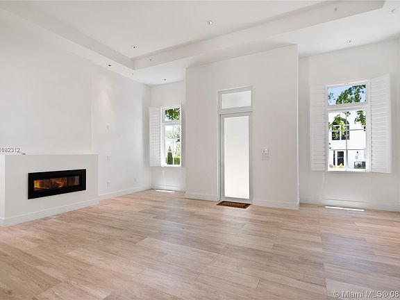 2nd image of 625 Santander Ave #8