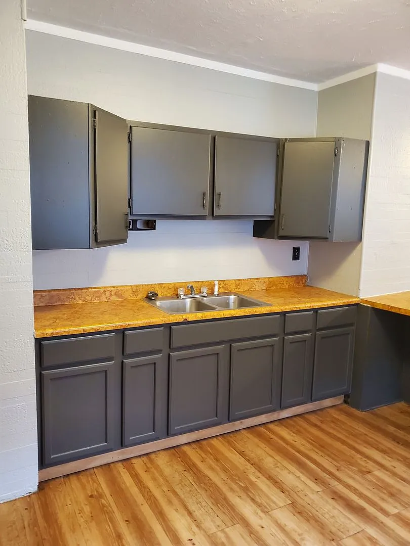 2bed/1bath EHA approved — Photo 2