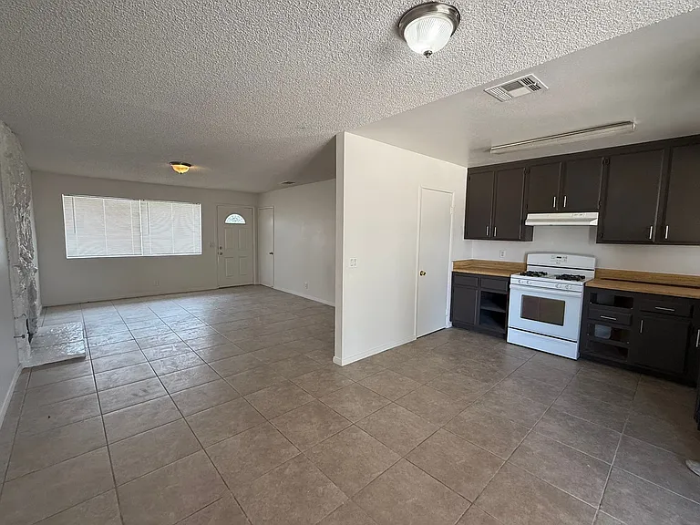15991 N Culver Rd — Photo 33
