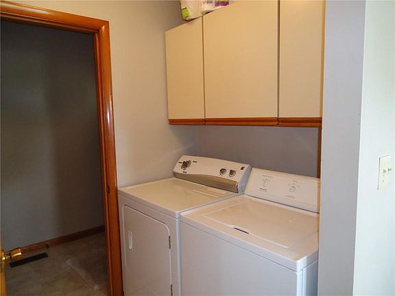 5th image of 1007 E Northland Dr